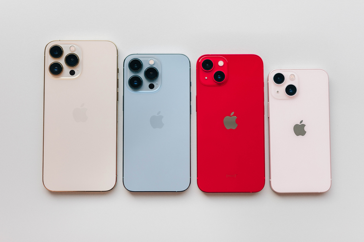 Apple iPhone 13 & 13 Pro セット Ce este nou în iPhone 13 și 13 Pro? Unboxing și un scurt review