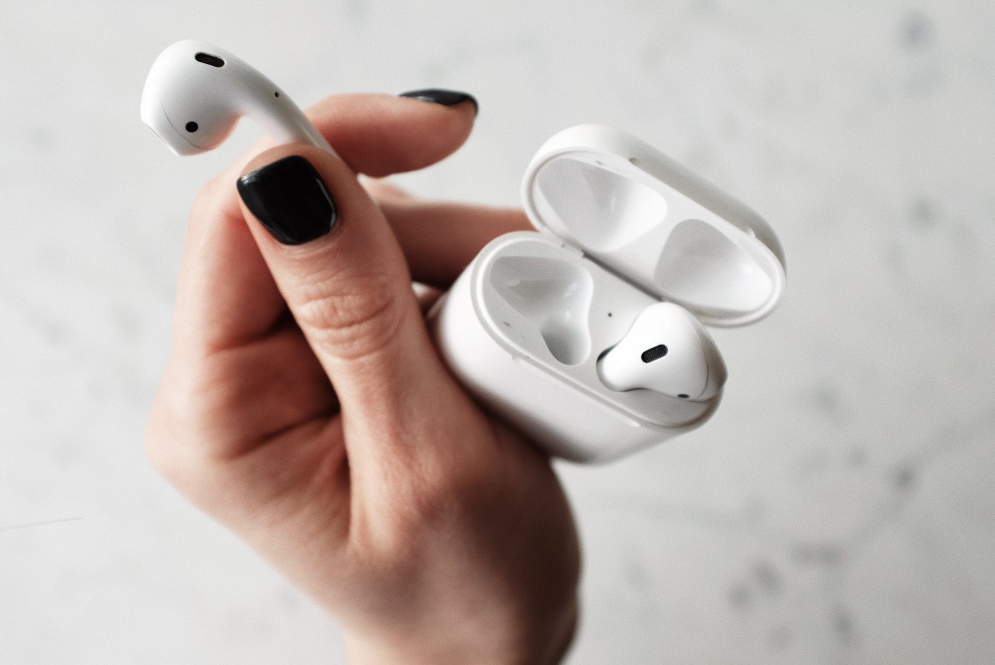 оригинальные AirPods